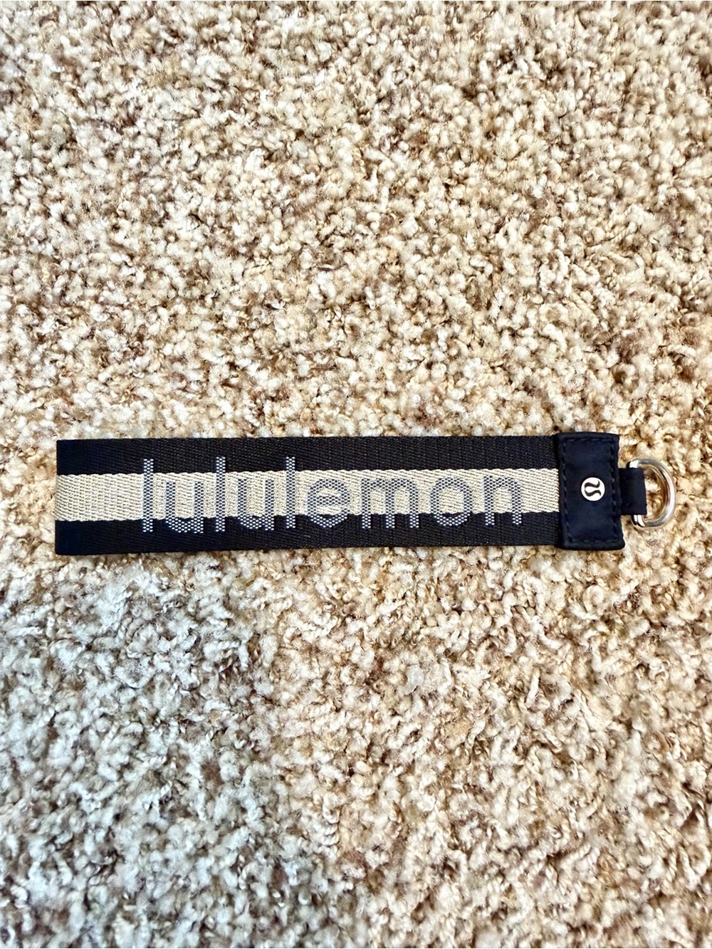 Lululemon Never Lost Keychain Black Gold Good Condition